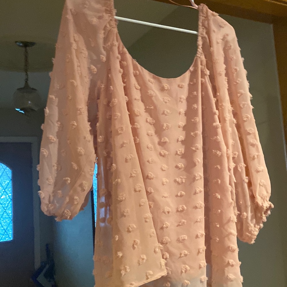 Francesca’s pink top